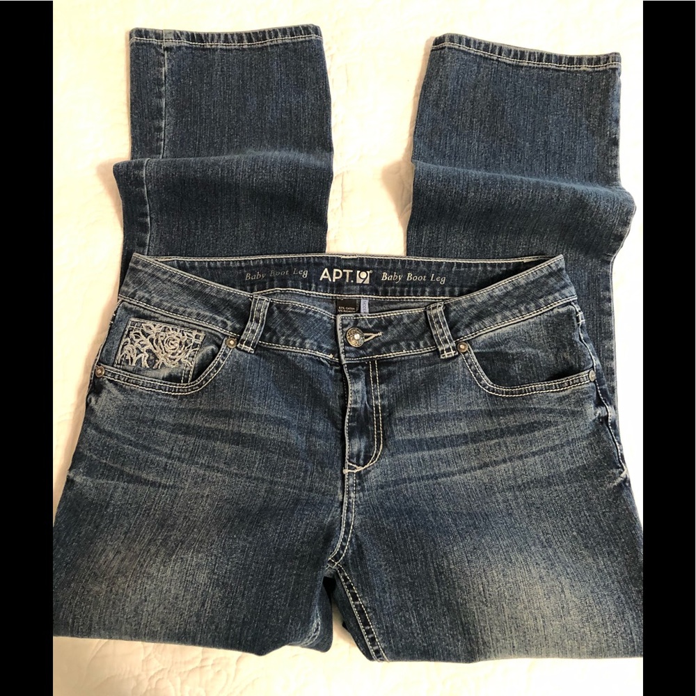 APT. 9 Baby Boot Leg Jeans Size 10!